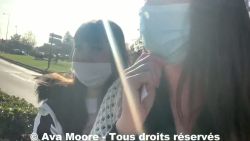 Elle cherche une bite pour la sucer en duo de salope
