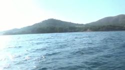 Son gros cul avec le panorama pendant que la baise sur le bateau