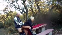 Je laisse ma femme se faire allumer dans la nature