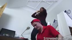 Je baise ma femme et sa fille en hijab, je suis aux anges