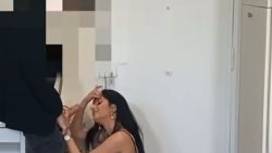 He fucks this sexy woman he doesn't know without hesitation