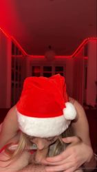 La mère noël se prend une bite pour l&rsquo;occasion