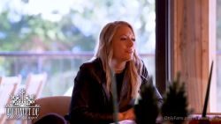 Un chalet avec des femmes sexys qui se battent pour des queues – Episode 2