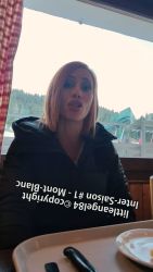 Littleangel84 se fait baiser dans la neige blanche comme le sperme