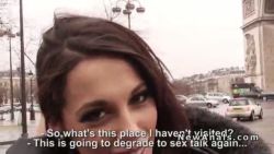 Jolie brune l’a veut dans le cul a sec et cris de plaisir