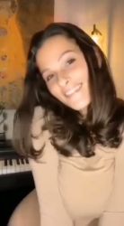Deepfake of big boobs pidi of croutons