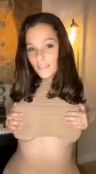 Deepfake of big boobs pidi of croutons
