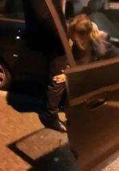 Elle se fait baiser dans un parking