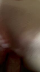 Je baise la jeune chatte rasée de ma copine