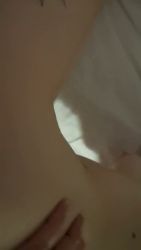 J&rsquo;aime sentir son cul et ses gros seins pendant qu&rsquo;elle jouit fort