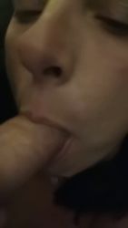 Bonne pipe, elle me suce royal