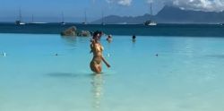 I enjoy intense pleasure with angela in tahiti during our wild vacation