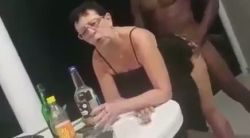 Ce soir j&rsquo;ai mis une tenue sexy pour le pote de mon mec