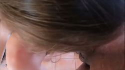 Il m&rsquo;enfonce son gros chibre dans ma chatte de pute