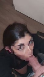 Ma brune m’offre une succion inoubliable