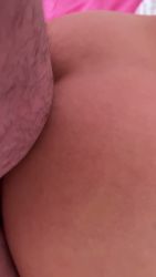 Elle suce et se fait prendre par derrière, elle adore ça !