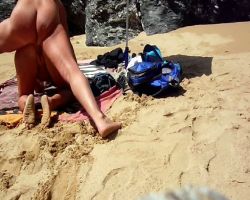 Sur la plage pendant le covid il n&rsquo;y a personne on s&rsquo;amuse donc