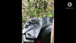 Je la baise en levrette et lui gicle une grosse faciale en pleine nature