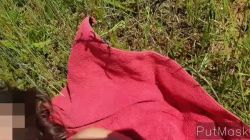 La capucha cruje al final de esta prostituta