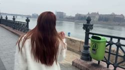 Julie, 28ans, aime la cul-ture française !