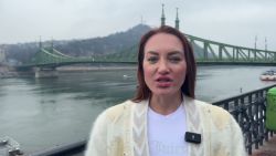 Julie, 28ans, aime la cul-ture française !