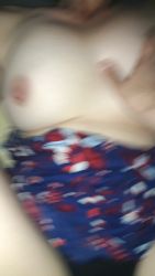 Je surprends milf gros seins culotte nuit