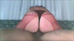 Ma brune en string me baise après la nuit