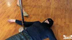 I command my sub’s foot worship session