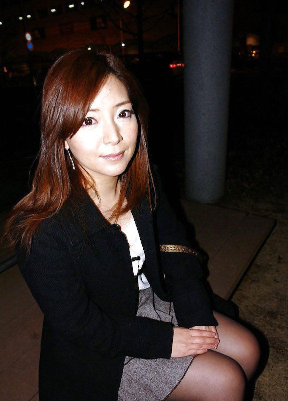 Japanese milf show herself in public n°5
