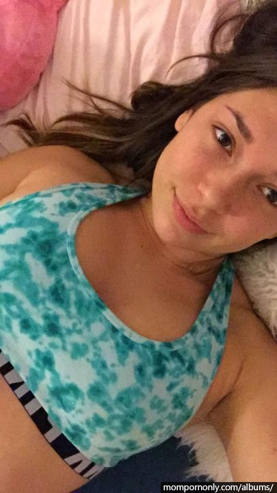 Young mom show’s her beautiful body, Snapchat stepsons nudes n°22