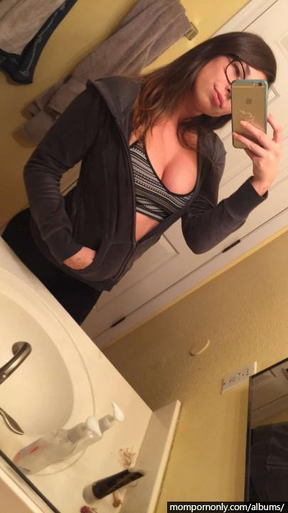 Young mom show’s her beautiful body, Snapchat stepsons nudes n°32