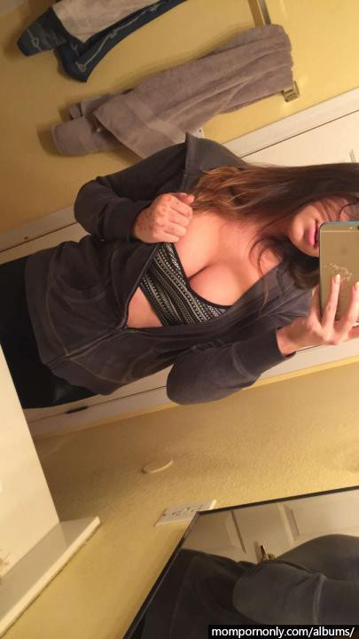 Young mom show’s her beautiful body, Snapchat stepsons nudes n°33