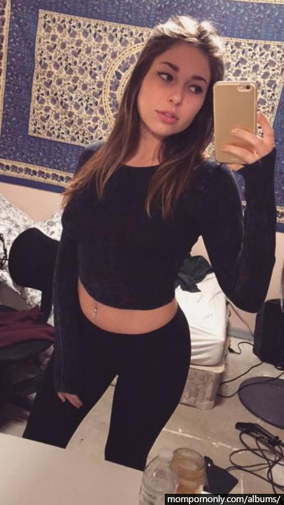 Young mom show’s her beautiful body, Snapchat stepsons nudes n°42