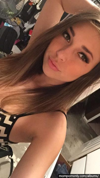 Young mom show’s her beautiful body, Snapchat stepsons nudes n°54