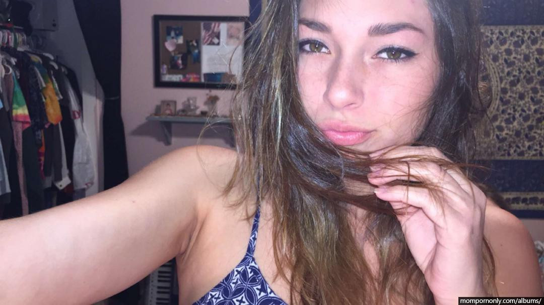 Young mom show’s her beautiful body, Snapchat stepsons nudes n°64