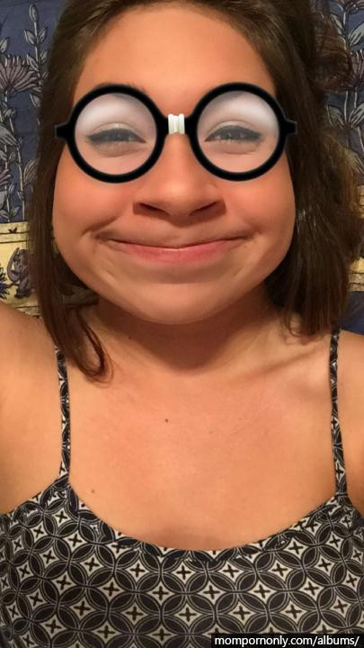 Young mom show’s her beautiful body, Snapchat stepsons nudes n°65