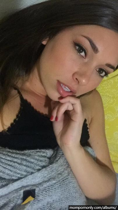 Young mom show’s her beautiful body, Snapchat stepsons nudes n°66