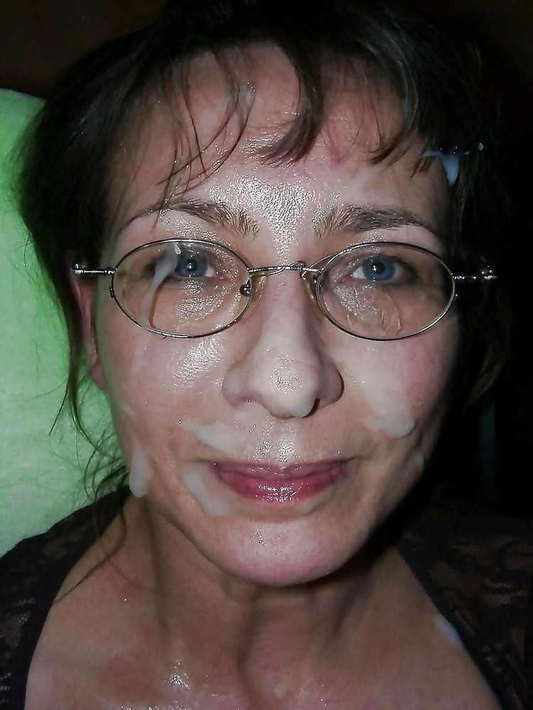 MILFs Sborra della nonna sul viso n°8