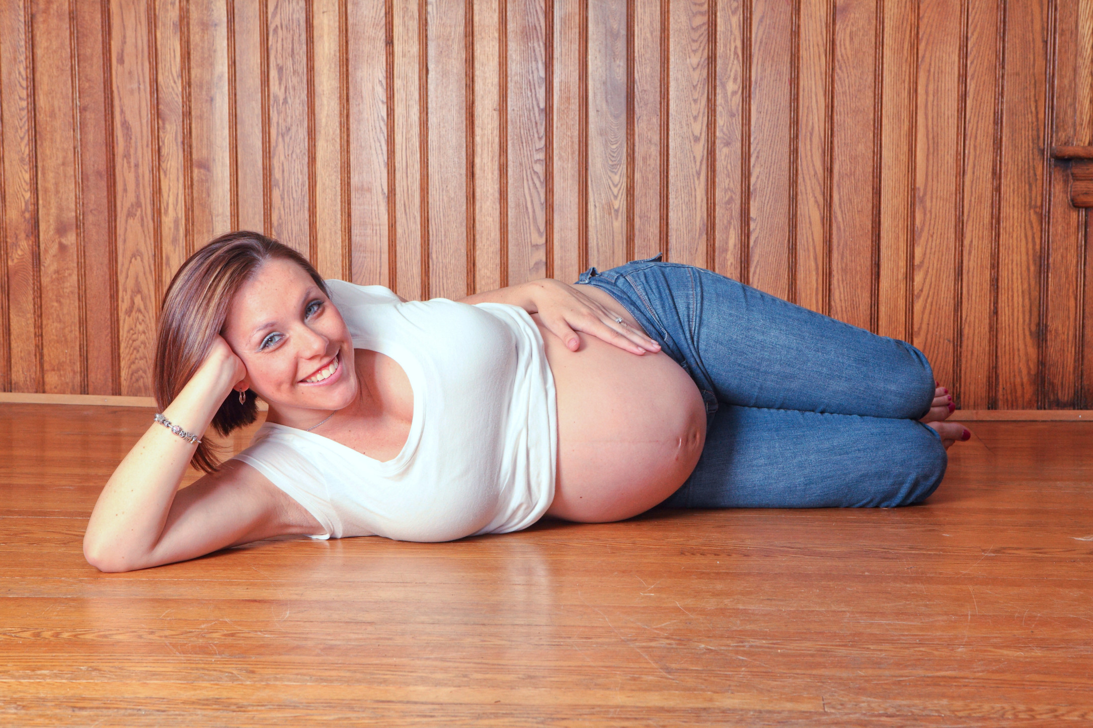 Sexy Pregnant Beauty Mom n°20