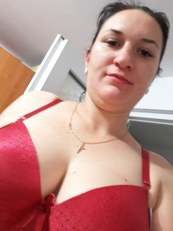 My mom can’t stop sending me sexy pics n°15