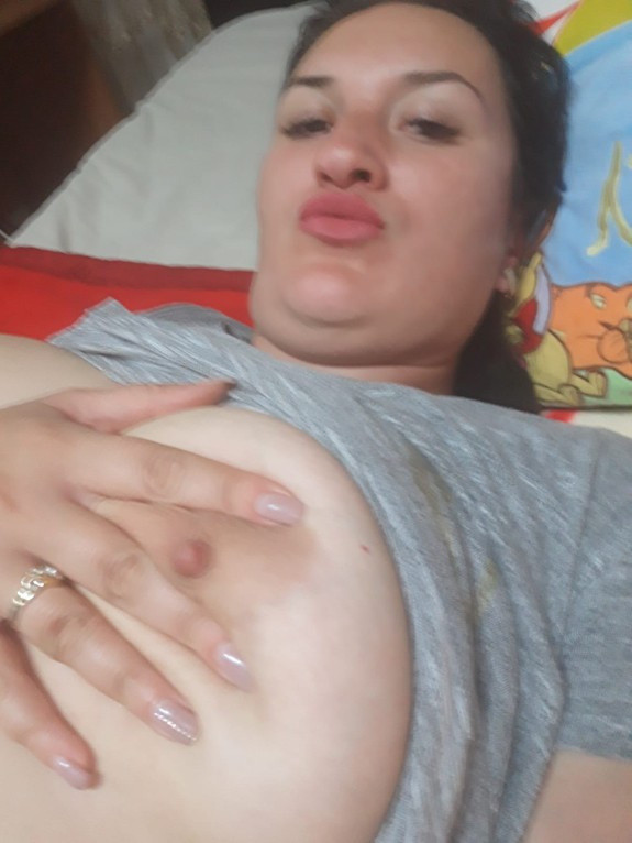 My mom can’t stop sending me sexy pics n°18