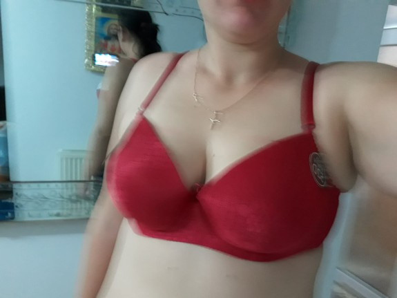 My mom can’t stop sending me sexy pics n°32