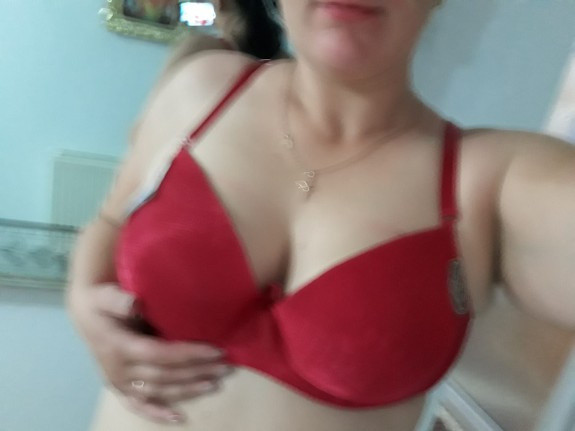 My mom can’t stop sending me sexy pics n°35