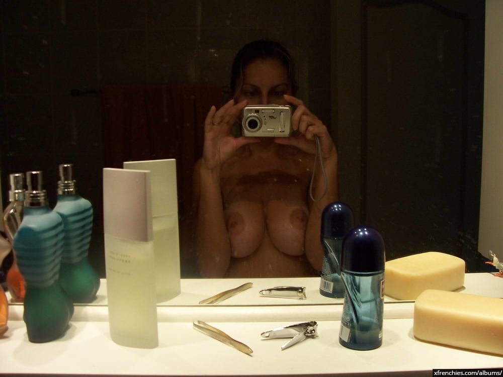 Photos de ma salope de maitresse et de ses gros seins n°0