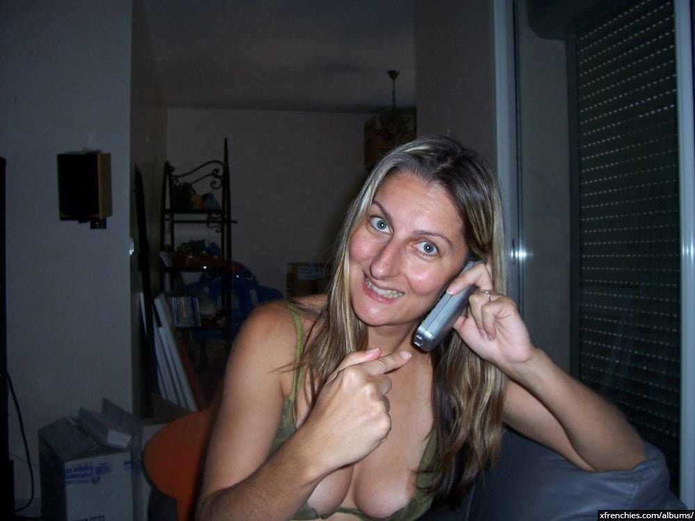 Photos de ma salope de maitresse et de ses gros seins n°18