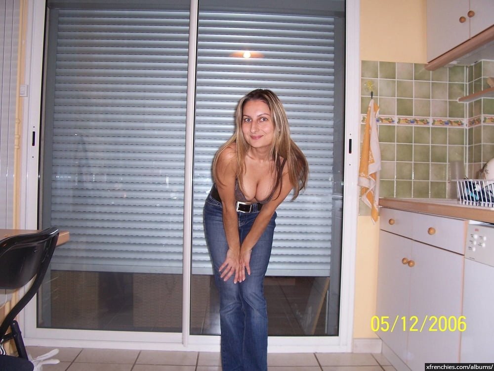 Photos de ma salope de maitresse et de ses gros seins n°63