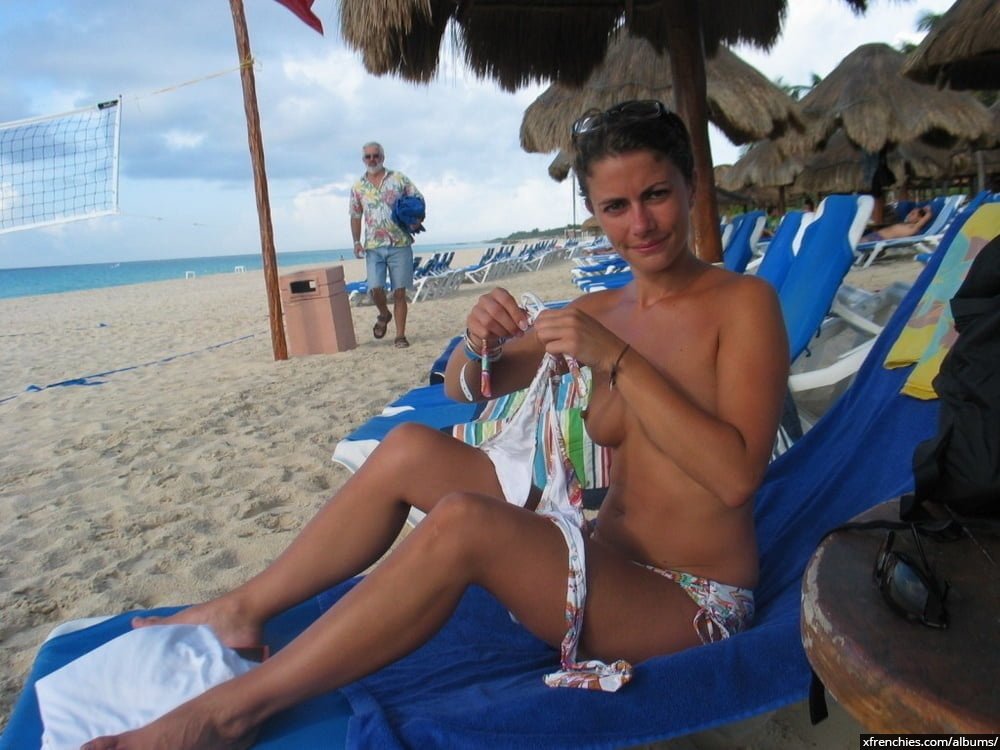 Voyeur fetish naked girl at the beach, public sex n°32