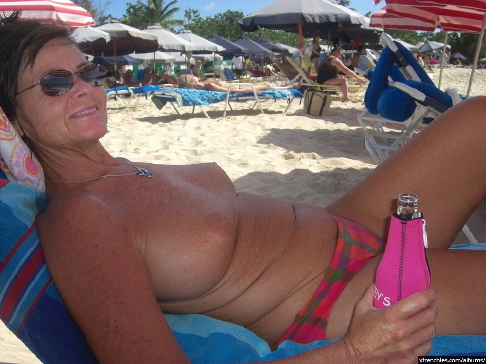 Voyeur fetish naked girl at the beach, public sex n°39