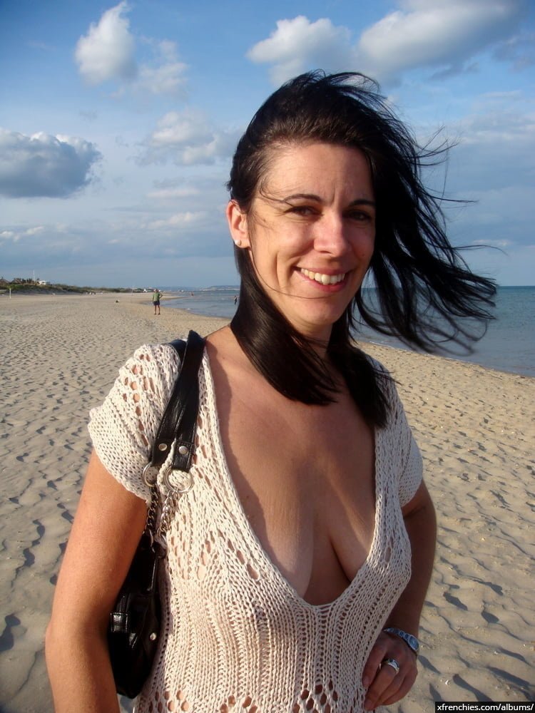 Voyeur fetish naked girl at the beach, public sex n°52