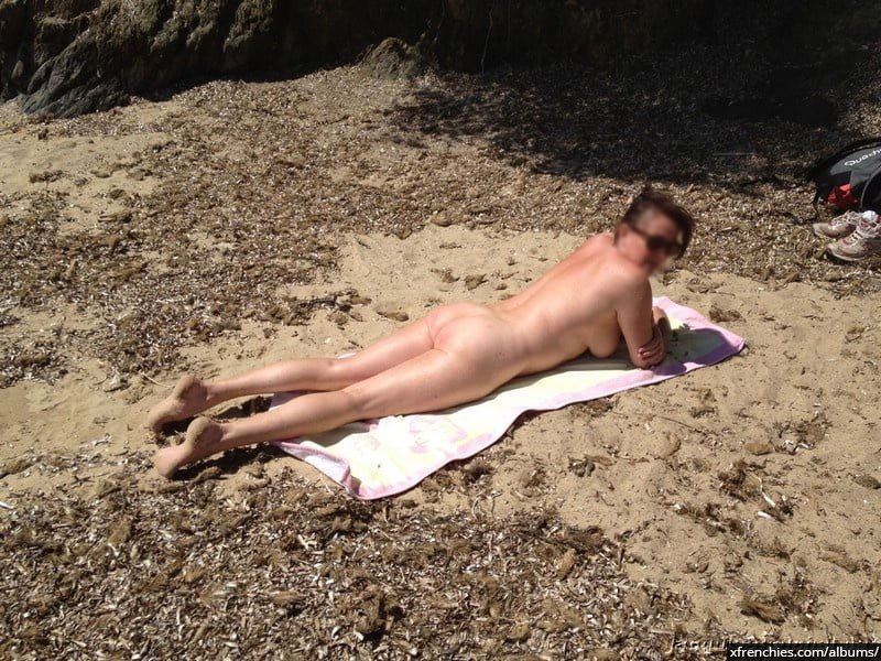 Voyeur fetish naked girl at the beach, public sex n°55